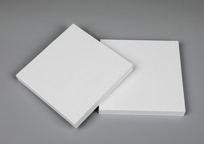 Čo je to embosovaná PVC penová doska a ako ju možno použiť?